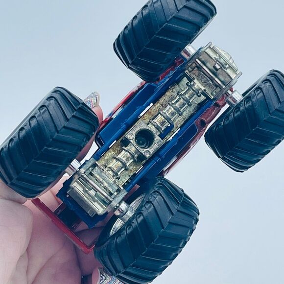 Hot Wheels Monster Jam Truck 1:64 Die Cast Vehicle "Brutus" Graphic - Picture 5 of 6